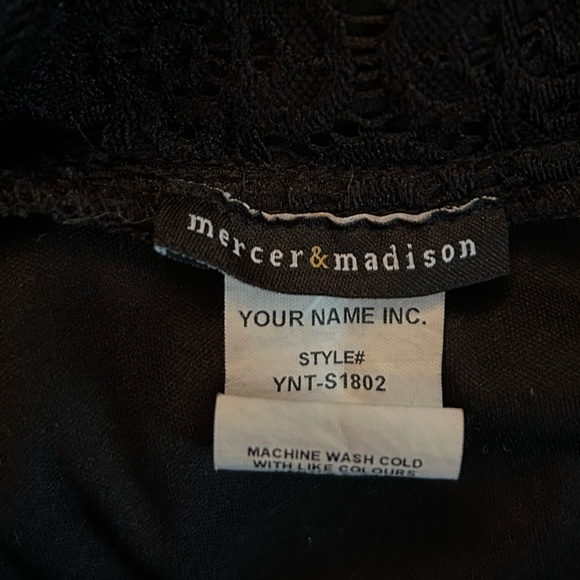 Fitted Lace Skirt - Picture 4 of 4